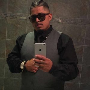 Meet your Posher, Carlos